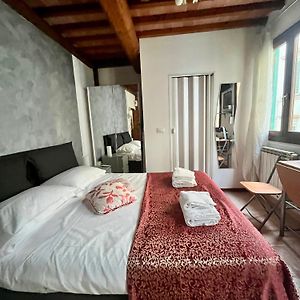 Studio met een King Size Bed